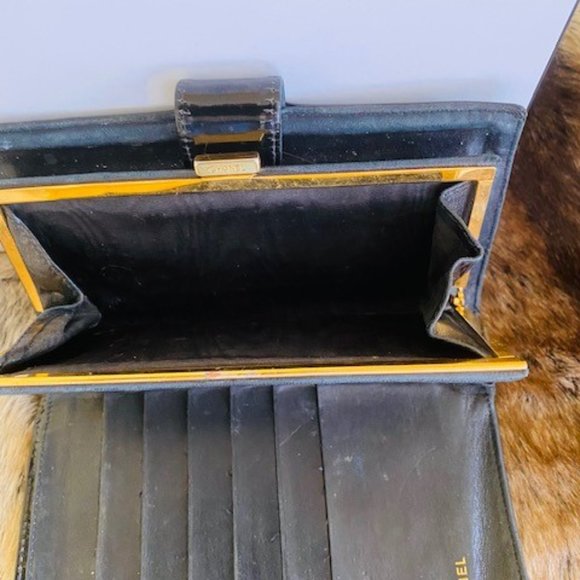 CHANEL VINTAGE BLACK PATENT LEATHER WALLET (AUTHENTIC)- SERIAL NUMBER: 4316566 - Picture 6 of 12